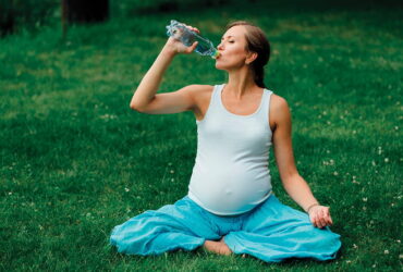 regenesis-site-mulher-e-gestacao-beber-agua